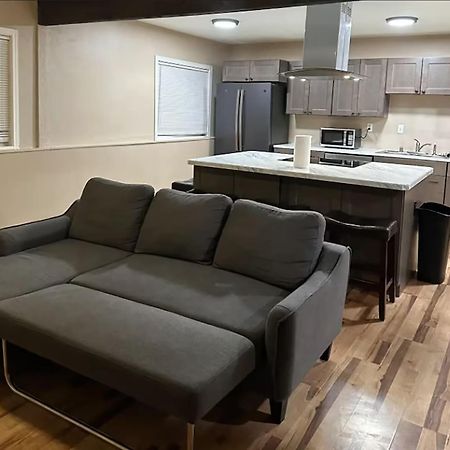 Centrally Located 2Br Spacious High-Speed Internet Анкоридж Екстер'єр фото