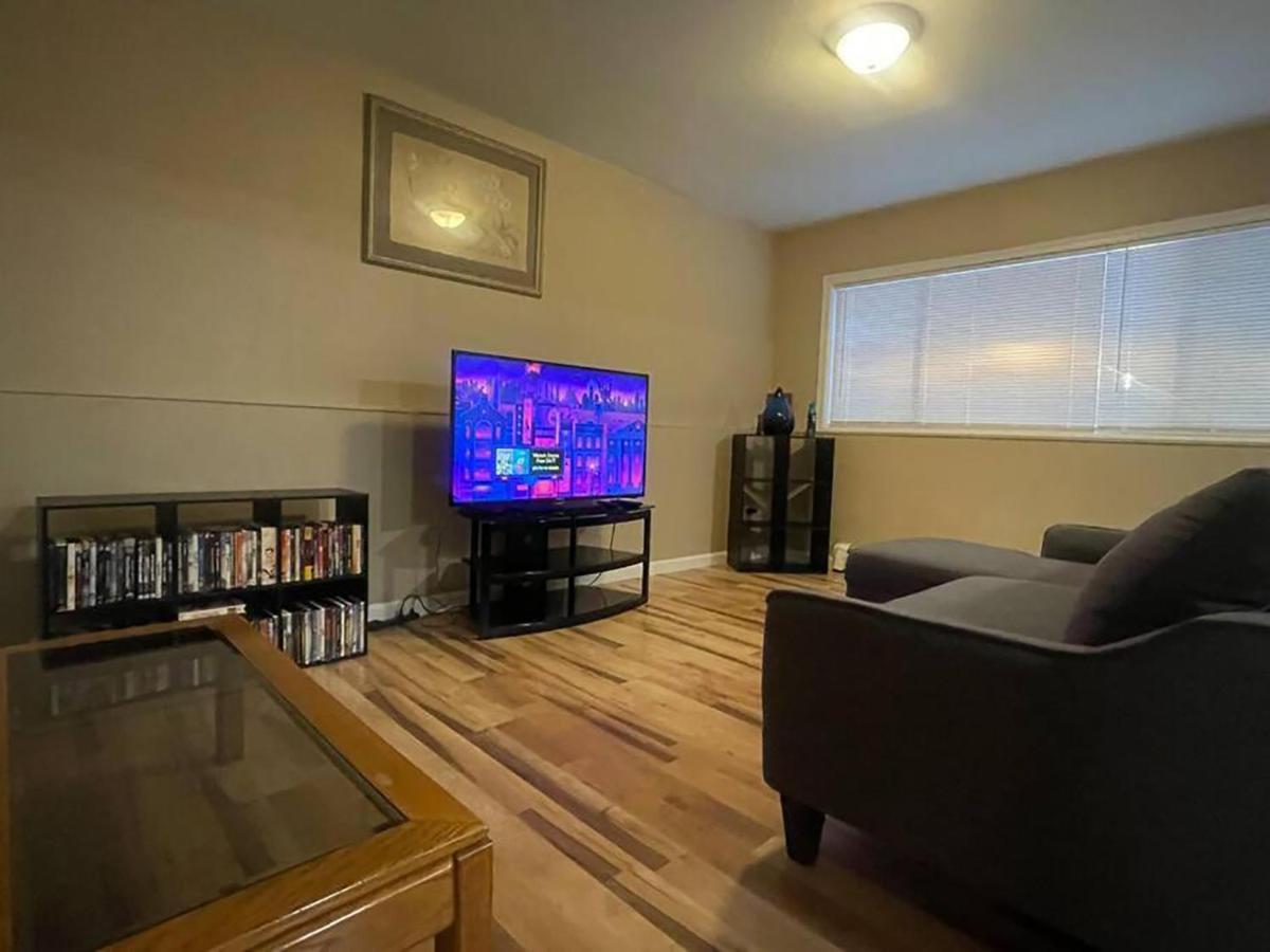Centrally Located 2Br Spacious High-Speed Internet Анкоридж Екстер'єр фото