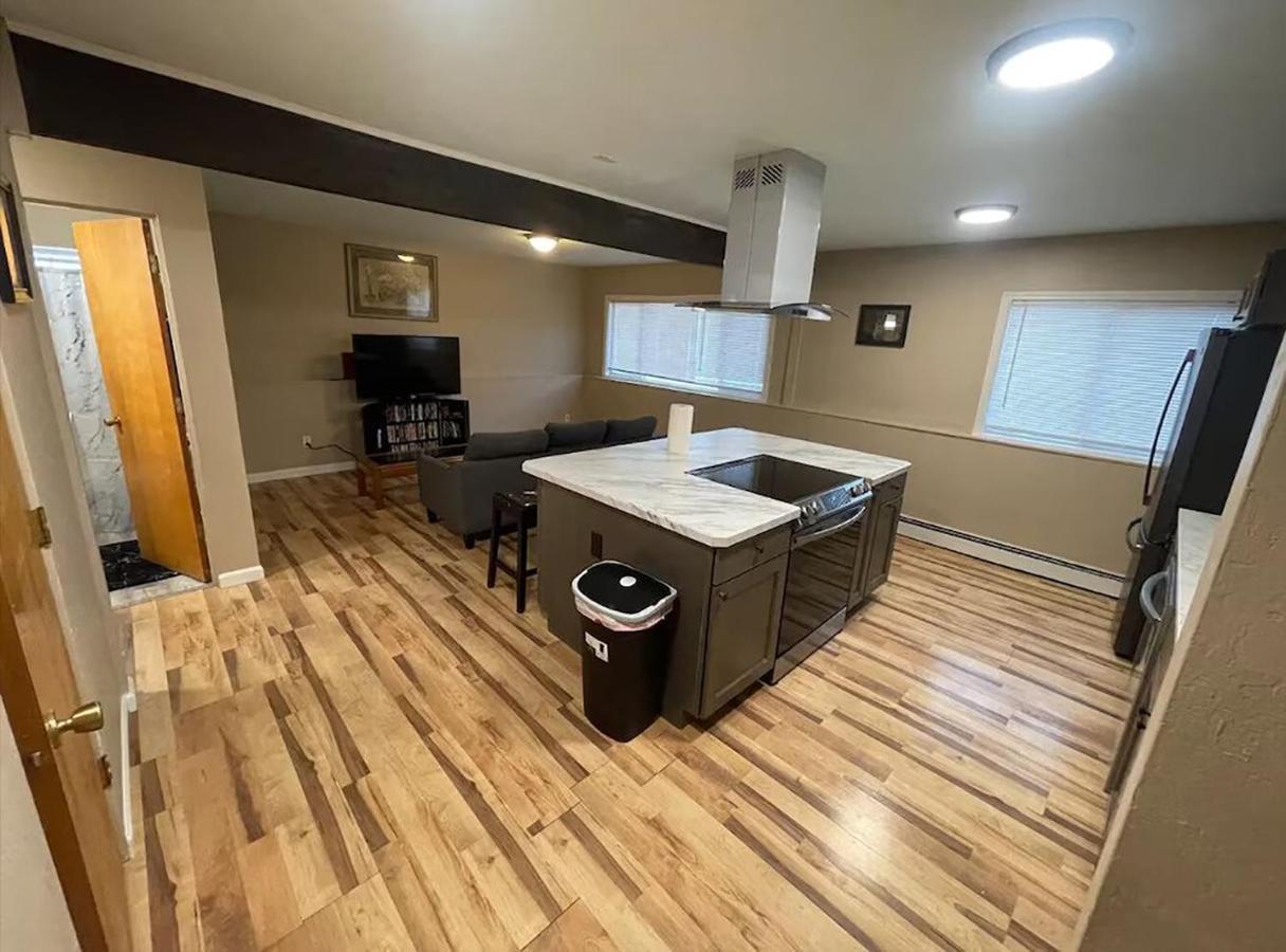 Centrally Located 2Br Spacious High-Speed Internet Анкоридж Екстер'єр фото